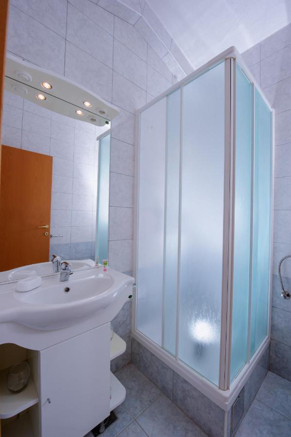 Pension Maric Rooms Brist Exterior foto